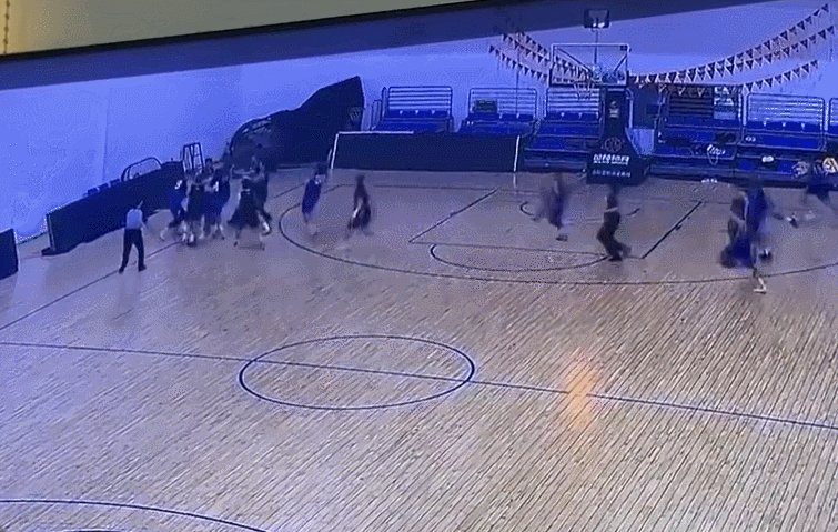 女篮热身赛发生斗殴！大学球员事后交流打人“经验”